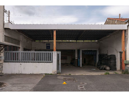 carcassonne - la prade / palais ? grand garage de 300m² avec cour abritée de 100m².