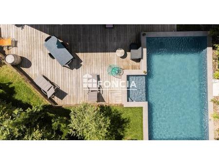 villa avec piscine au coeur de pollionnay