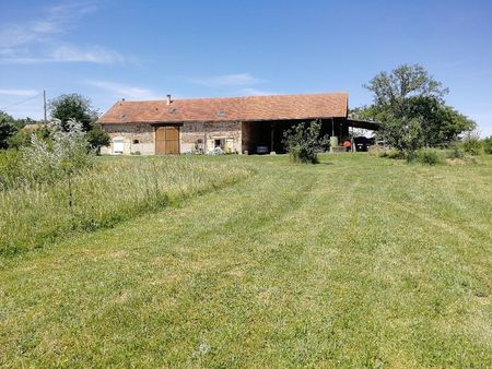 ancienne grange réhabilitée en maison d'habitation de 300m2 sur 1 4 ha de terrain