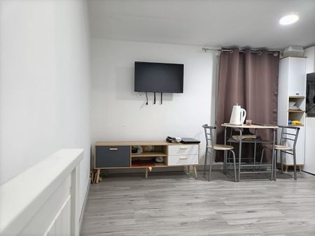 appartement/bureau indépendant et meublé de 20 m2 chez l'habitant