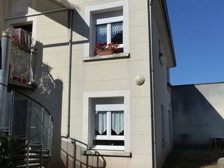 chateaumeillant - bel appartement t3 centre bourg