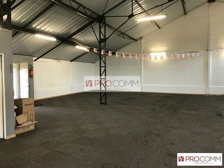 local commercial 250 m²
