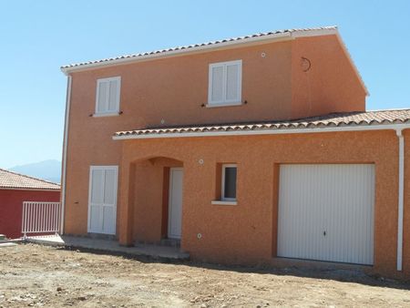 villa 4 pièces 120 m²