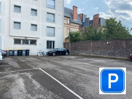 parking/box 824 m² troyes