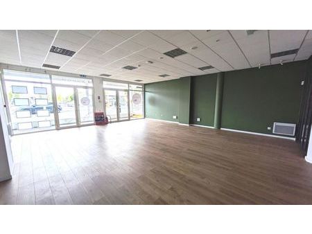 local commercial 117 m²