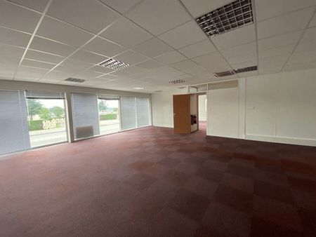 local commercial 252 m²
