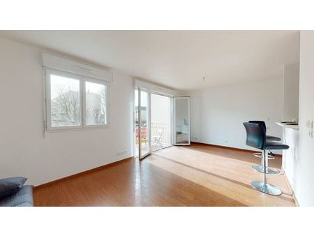location appartement  m² t-1 à le plessis-trévise  827 €