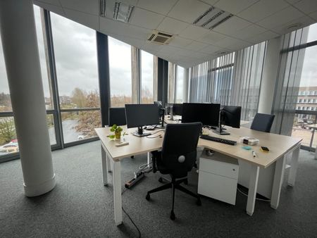 bureau 1 910 m²