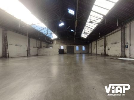 local commercial 700 m²