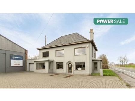 maison rénovée (2009) avec entrepôt à vendre à wielsbeke