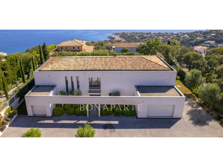 villa avec piscine et terrasse les issambres (83)