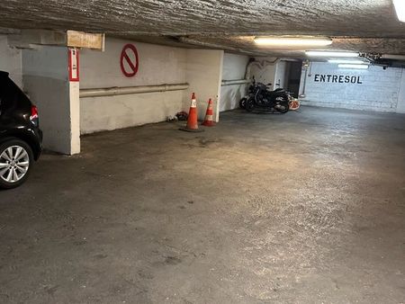 place de parking moto en sous sol privé