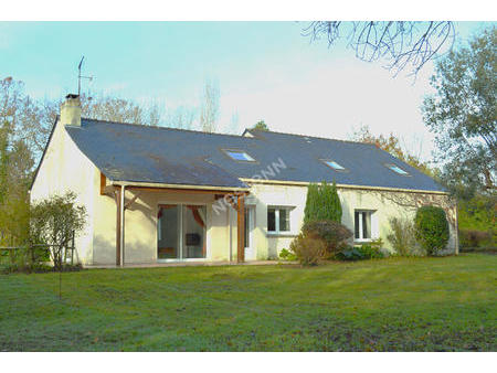 vente maison à saint-étienne-de-montluc (44360) : à vendre / 210m² saint-étienne-de-montlu