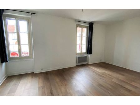 location appartement  m² t-2 à montlhéry  780 €