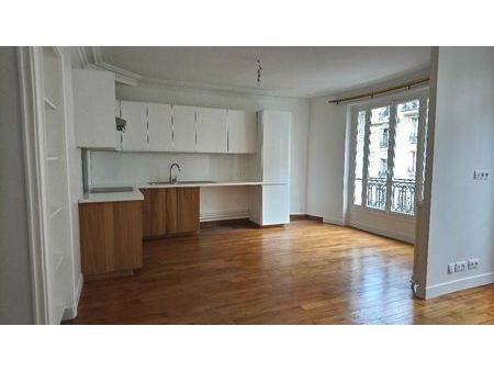 location appartement  64 m² t-3 à paris 13  1 874 €