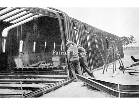 la géniale structure métallique d'un hangar de 650 m².