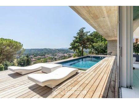 maison rénovée avec extension contemporaine avec piscine et vue