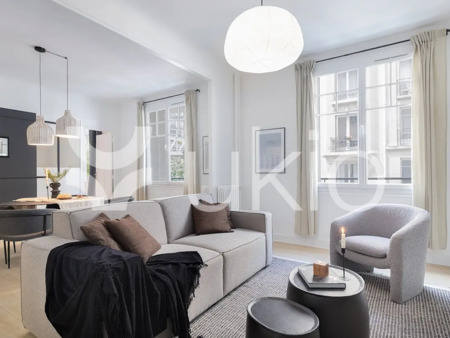 appartement de prestige en location à paris 15e : splendide appartement rénové et meublé s