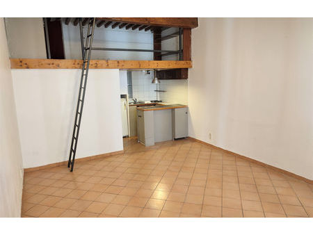 location appartement 1 pièce 27 m² aix-en-provence (13090)