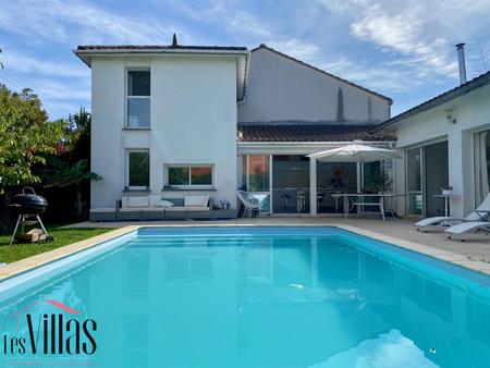 merignac arlac - villa style arcachonnaise 210 m2  piscine  terrain 800 m2