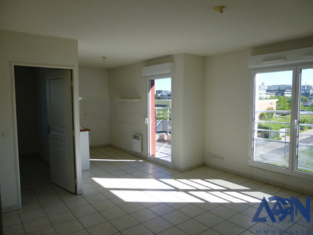 à vendre : appartement t2 de 45 60m2 avec terrasse et parkin