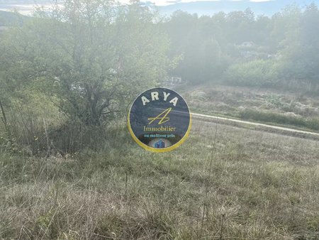 beau terrain à bâtir de 1600 m2  situé sur les hauteurs de fleurey-sur-ouche  avec vue dég