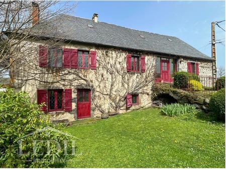 maison jonquille en pierres apparentes