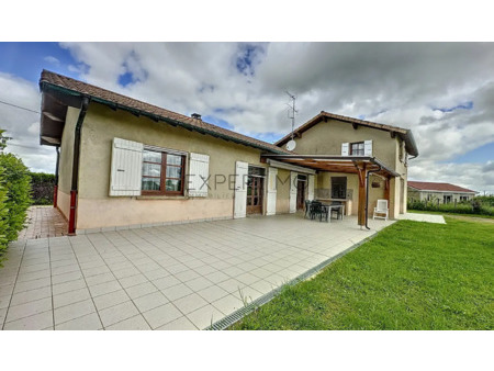 maison de prestige en vente à romenay : à vendre à romenay : charmante maison de 144 m2 su