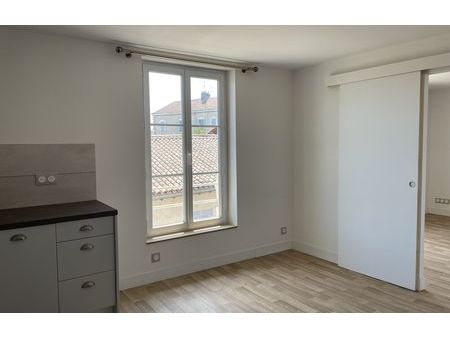 location appartement 2 pièces 54 m² saint-léonard-de-noblat (87400)