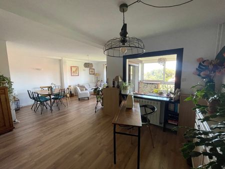 appartement six-fours-les-plages 71 m² t-3 à vendre  407 000 €