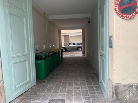 parking scooter/moto rue greneta