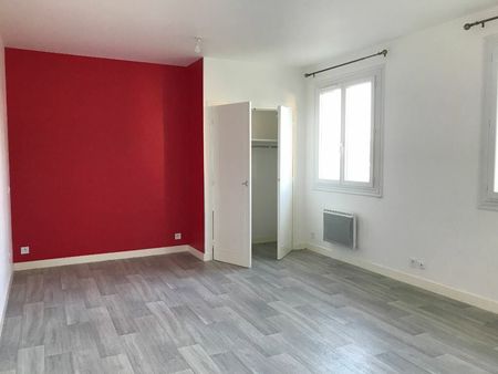 location appartement  m² t-1 à carhaix-plouguer  385 €