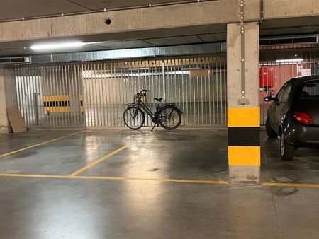 parking securise arts loi madou