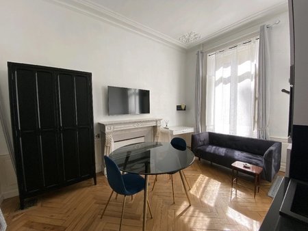 à louer appartement 24 m² – 600 € |laval