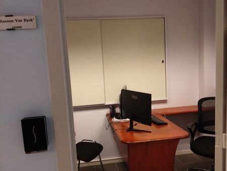 bureau privé équipé de +/-8 m2 pour 1 personne