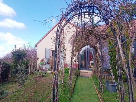 jolie maison à vendre neris-les-bains