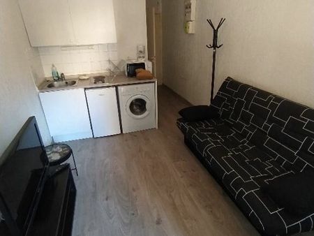location appartement  m² t-0 à salon-de-provence  460 €