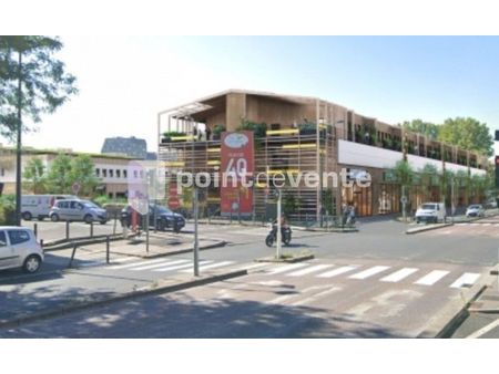 local commercial 544 m²
