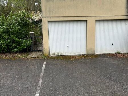 annecy vieugy garage à vendre