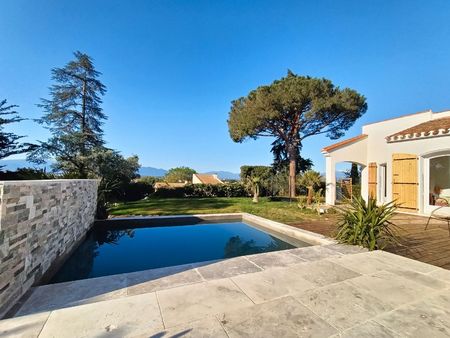 magnifique villa avec piscine sur grand terrain