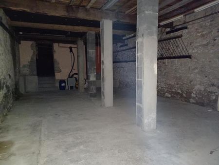 garage 175 m² monclar