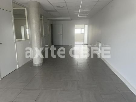 bureau 140 m²