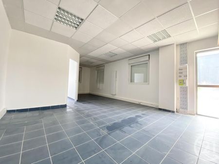 bureau 40 m²