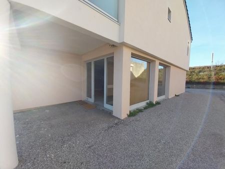 local commercial 60 m²