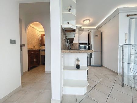 appartement fréjus 40.53 m² t-2 à vendre  195 000 €