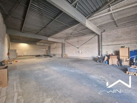 garage 488 m² freneuse