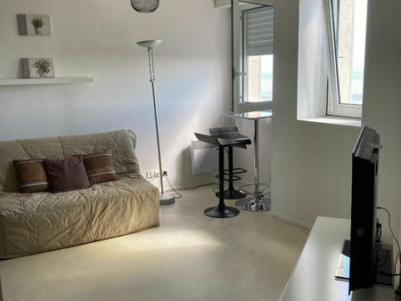 location appartement  21.8 m² t-0 à la rochelle  671 €