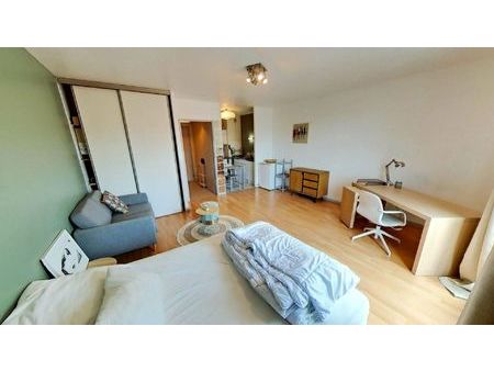 location appartement  m² t-1 à lille  685 €