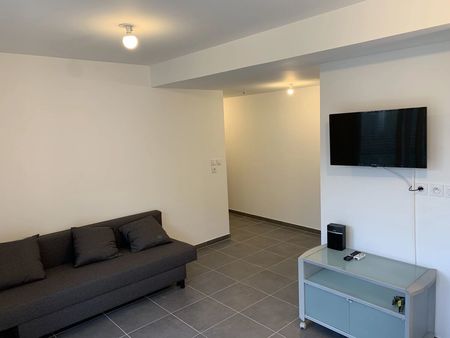 location appartement 1 pièces 26m2 marseille 2eme (13002) - 573 € - surface privée