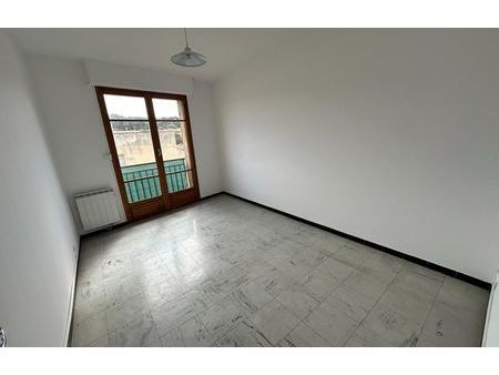 location appartement 2 pièces 58 m² salon-de-provence (13300)